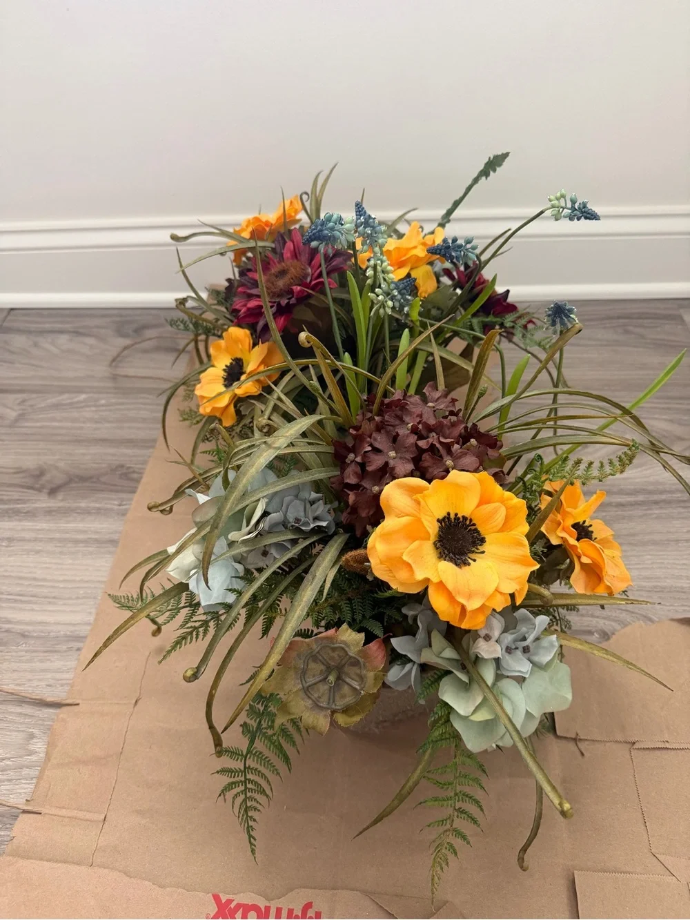Rustic artificial silk wildflower & foliage arrangements in floral foam, 2 sets